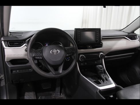 Used 2019 Toyota RAV4 XLE w/ Convenience Package AWD/4WD image 6