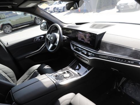 Used 2026 BMW X5 xDrive40i AWD/4WD image 13