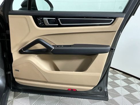 Used 2022 Porsche Cayenne GTS image 20