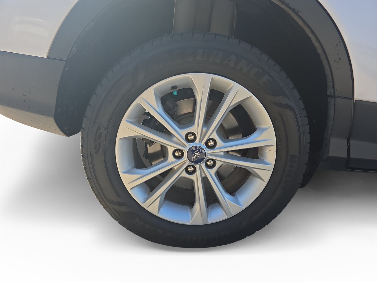 Used 2018 Ford Escape SE w/ SE Sync 3 Package FWD image 16