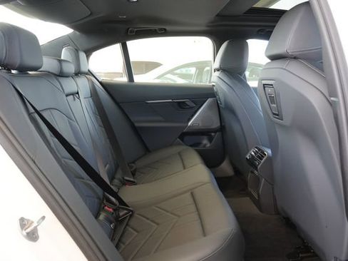 Used 2026 BMW 530i xDrive AWD/4WD image 20