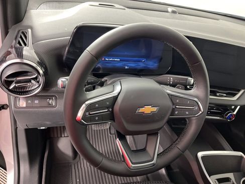 New 2026 Chevrolet Equinox LT FWD image 24