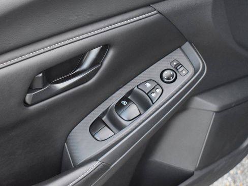 Used 2025 Nissan Sentra S FWD image 20