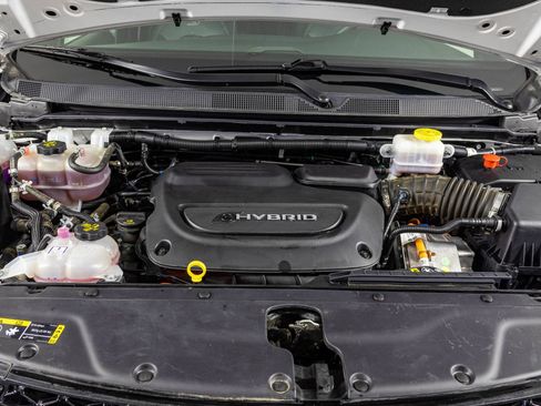 Used 2024 Chrysler Pacifica Limited FWD image 49
