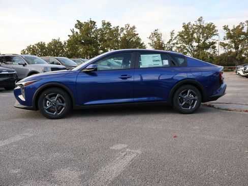 New 2025 Kia K4 LXS image 4