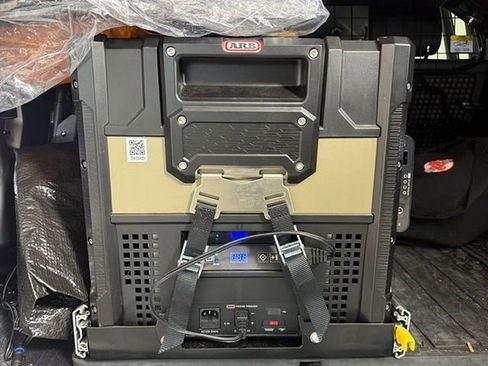 Used 2023 Land Rover Defender 110 S image 26