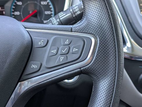 Used 2019 Chevrolet Equinox LS w/ LS Convenience Package FWD image 24