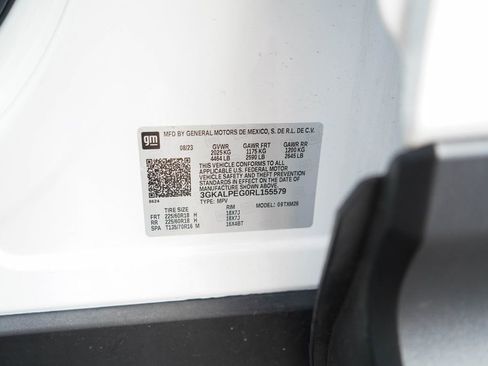 Used 2024 GMC Terrain SLT FWD image 41