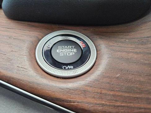Used 2022 Jeep Grand Cherokee Summit w/ Advanced Protech Group IV AWD/4WD image 25