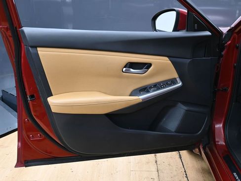 Used 2020 Nissan Sentra SV w/ SV Premium Package image 37