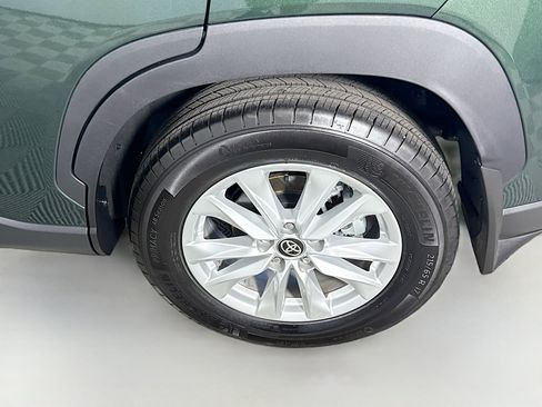 Used 2026 Toyota Corolla Cross LE image 37