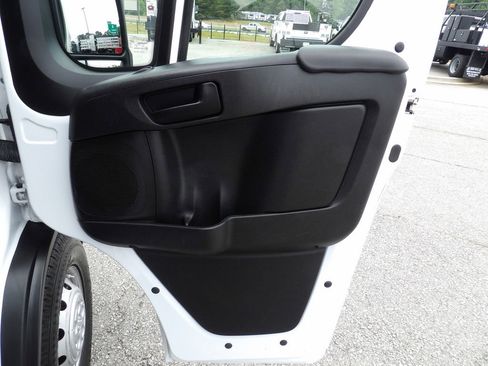 Used 2023 RAM ProMaster 2500 w/ Driver Convenience Group FWD image 31
