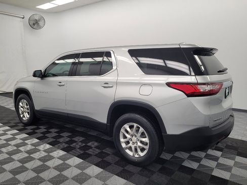 Used 2021 Chevrolet Traverse LS FWD image 3
