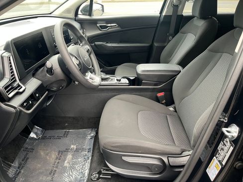 Used 2025 Kia Sportage LX FWD image 27