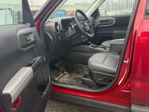 Used 2025 Ford Bronco Sport Badlands image 10