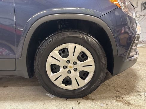 Used 2018 Chevrolet Trax LS image 28