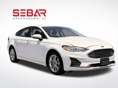 Used 2019 Ford Fusion SE FWD image 3