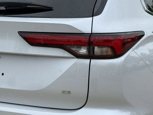 Used 2024 Mitsubishi Outlander SE Black Edition AWD/4WD image 7