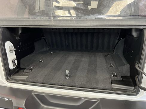 Used 2025 Jeep Wrangler Unlimited Rubicon image 7