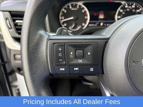 Used 2024 Nissan Rogue SV AWD/4WD image 13