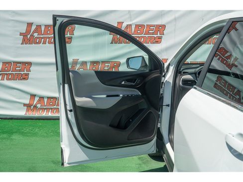 Used 2024 Chevrolet Equinox LT FWD image 25