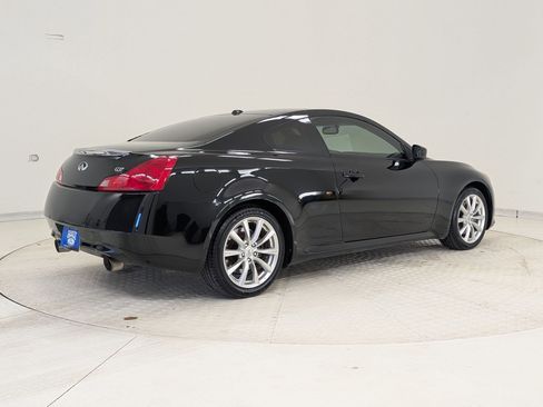 Used 2011 INFINITI G37 Journey w/ Premium Pkg image 8