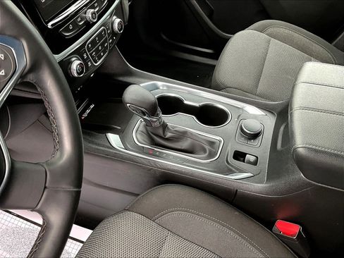 Used 2023 Chevrolet Traverse LT FWD image 18