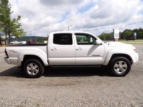 Used 2010 Toyota Tacoma 4x4 Double Cab image 6