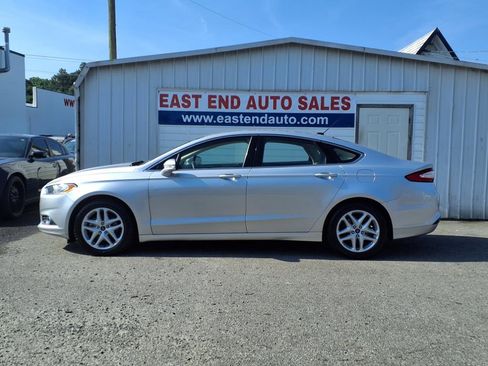 Used 2014 Ford Fusion SE w/ Equipment Group 202A image 2