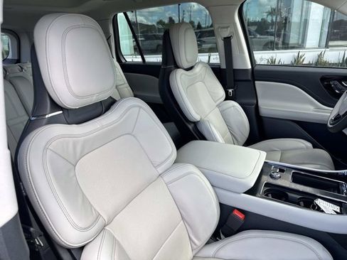 Certified 2025 Lincoln Aviator Reserve w/ Equipment Group 201A image 20