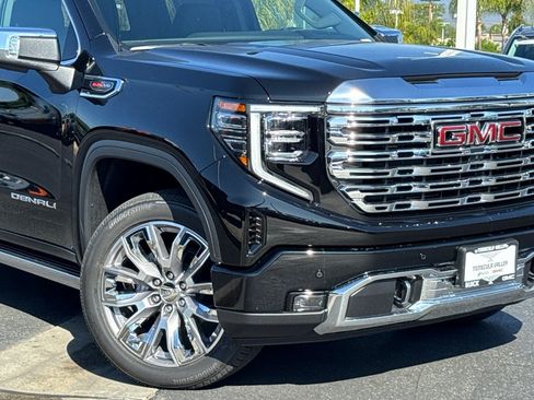 Used 2025 GMC Sierra 1500 Denali AWD/4WD image 3