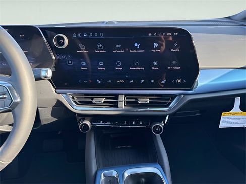 New 2026 Chevrolet Equinox EV LT image 14