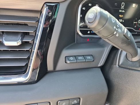 Used 2025 GMC Sierra 2500 Denali Ultimate image 34