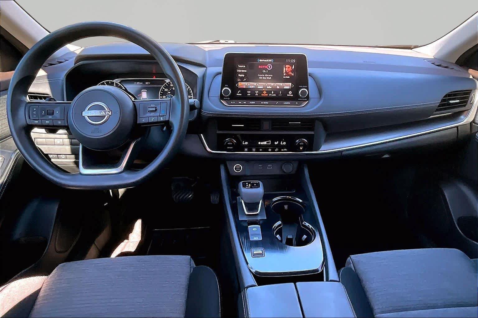 Used 2023 Nissan Rogue SV FWD image 16