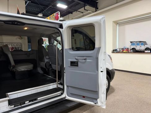 Used 2019 Ford Transit 150 XL RWD image 30