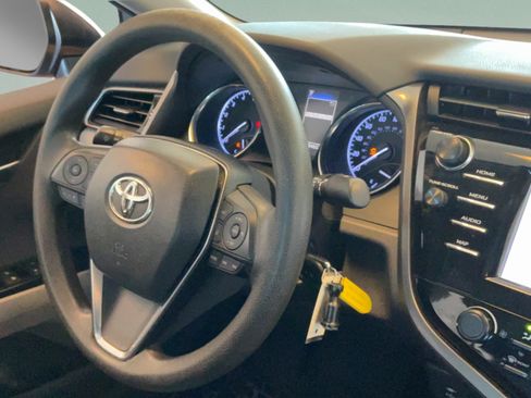 Used 2019 Toyota Camry LE FWD image 37