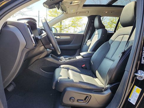Certified 2023 Volvo XC40 B5 Plus w/ Protection Package Premier AWD/4WD image 13