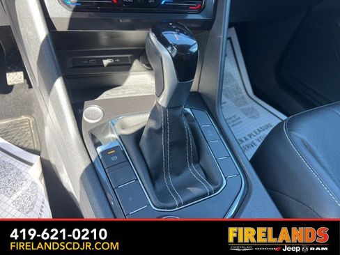 Used 2022 Volkswagen Tiguan SE image 28