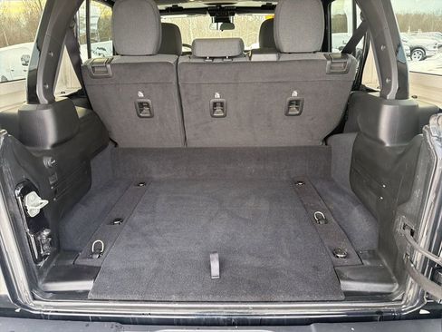 Used 2024 Jeep Wrangler Unlimited w/ Convenience Group image 24