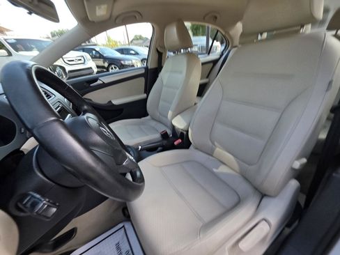 Used 2013 Volkswagen Jetta SE FWD image 13