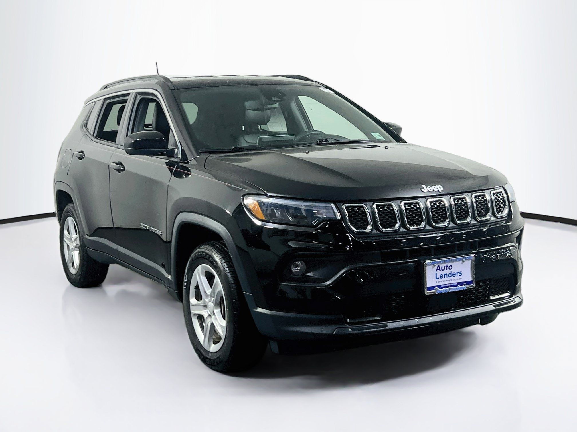 Used 2023 Jeep Compass Latitude AWD/4WD image 3