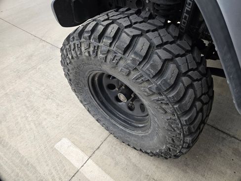 Used 2020 Jeep Gladiator Overland image 9