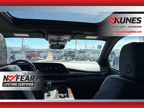 Used 2023 Cadillac Escalade Premium Luxury AWD/4WD image 51