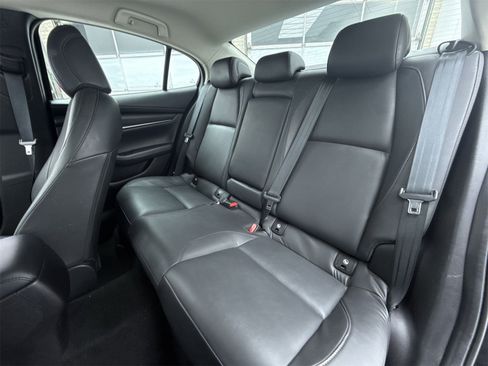 Used 2022 MAZDA MAZDA3 s image 33