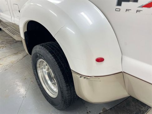 Used 2011 Ford F350 King Ranch w/ FX4 Off Road Pkg image 33