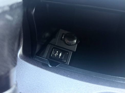 Used 2015 Toyota Camry SE FWD image 17