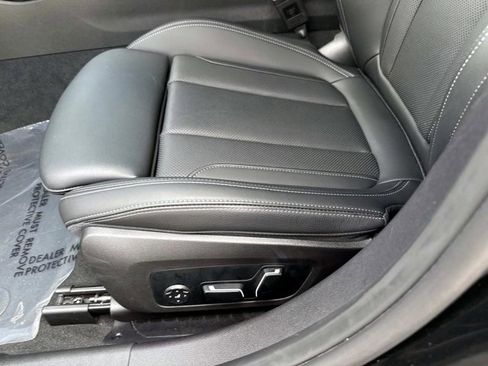 Used 2025 BMW 330i Sedan RWD image 18