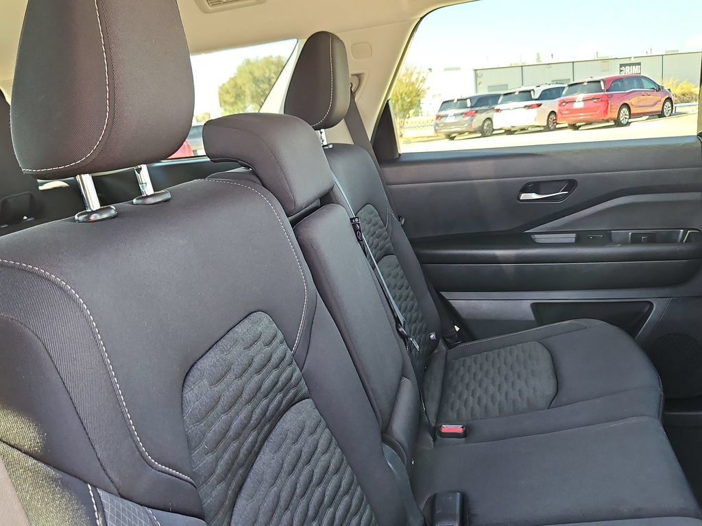 Used 2022 Nissan Pathfinder SV FWD image 27