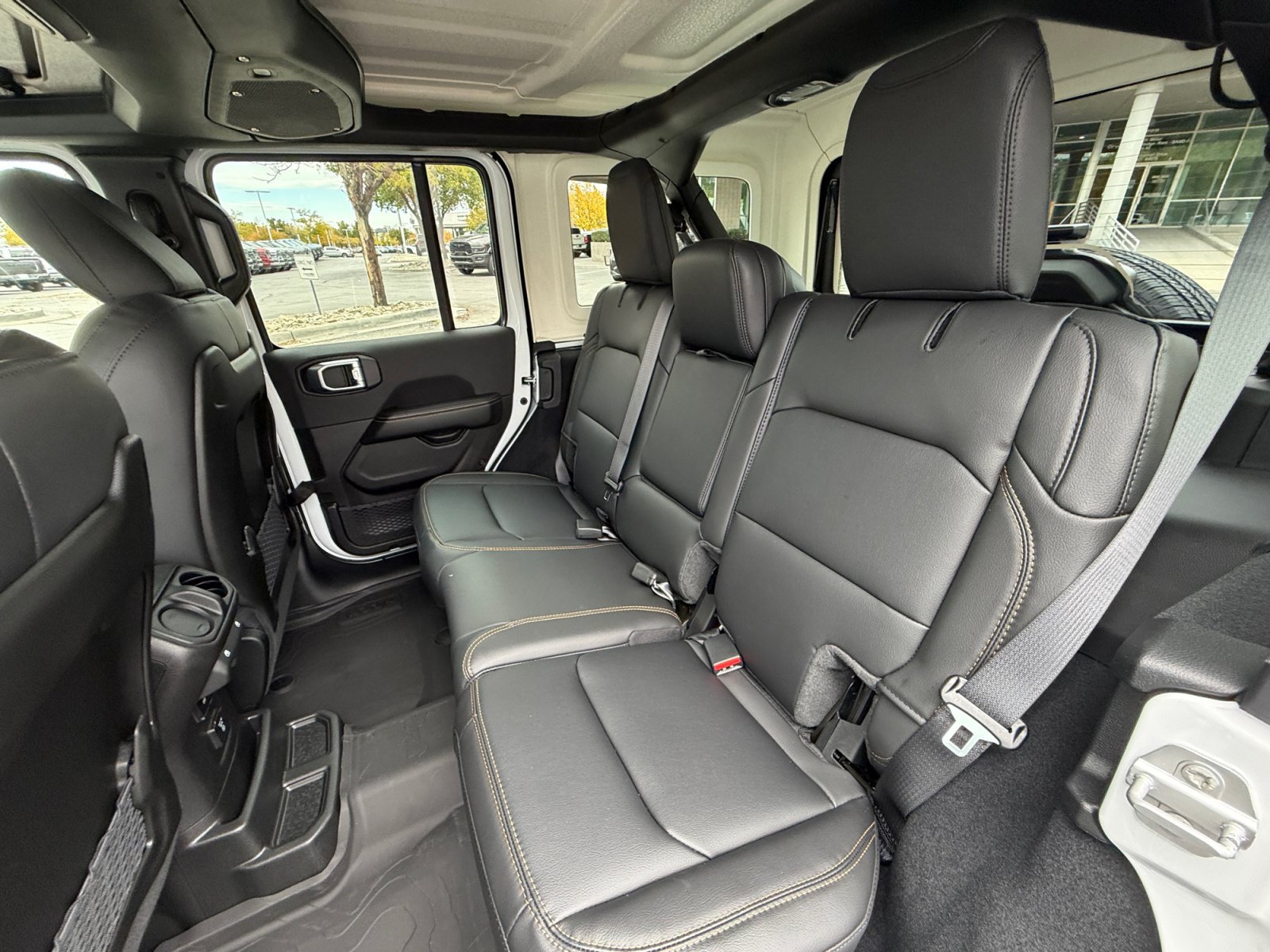 New 2027 Jeep Wrangler Unlimited Sahara AWD/4WD image 15