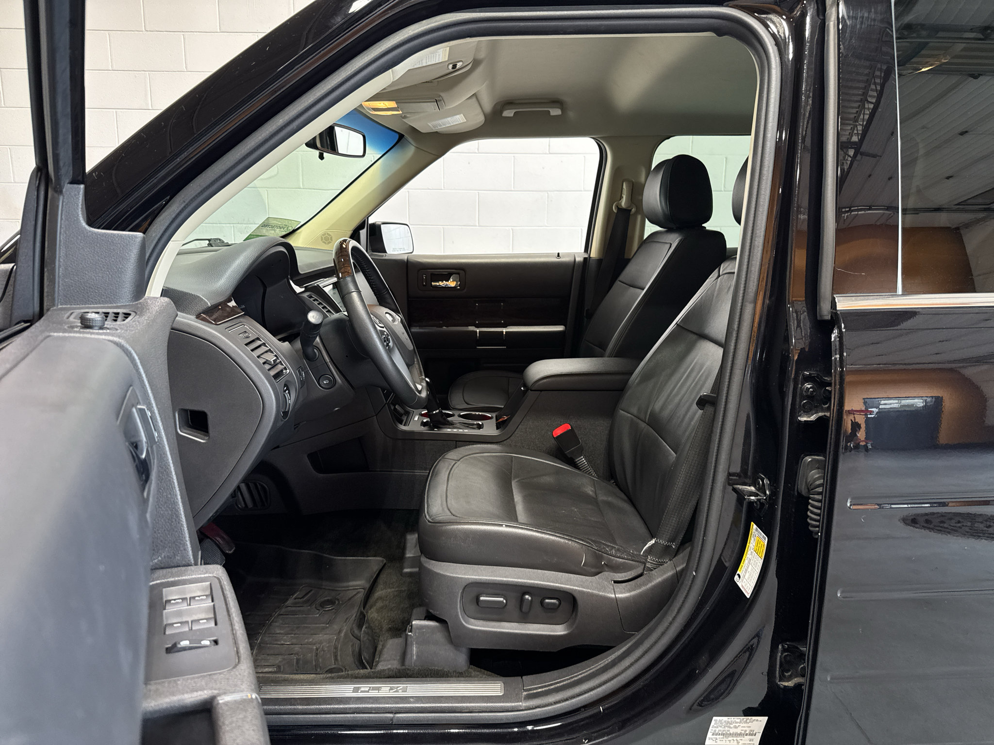 Used 2019 Ford Flex Limited AWD/4WD image 15